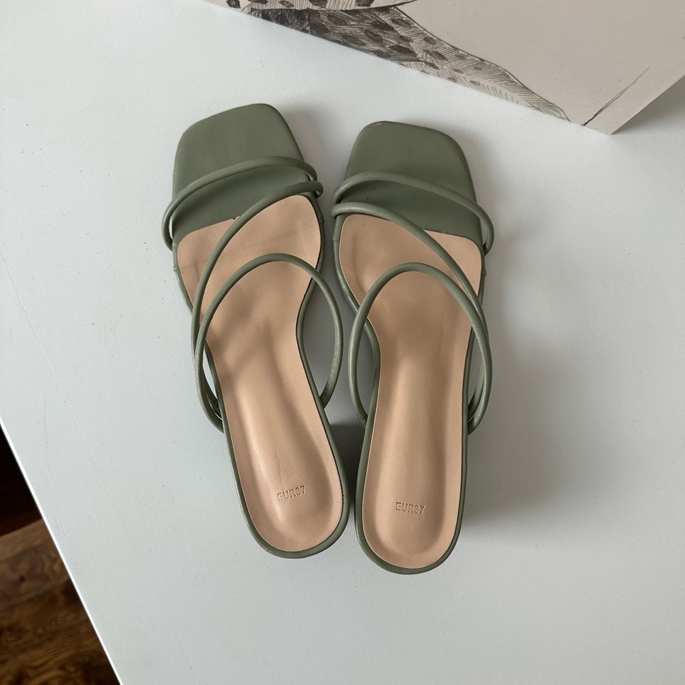 SHEIN green sandal with heel